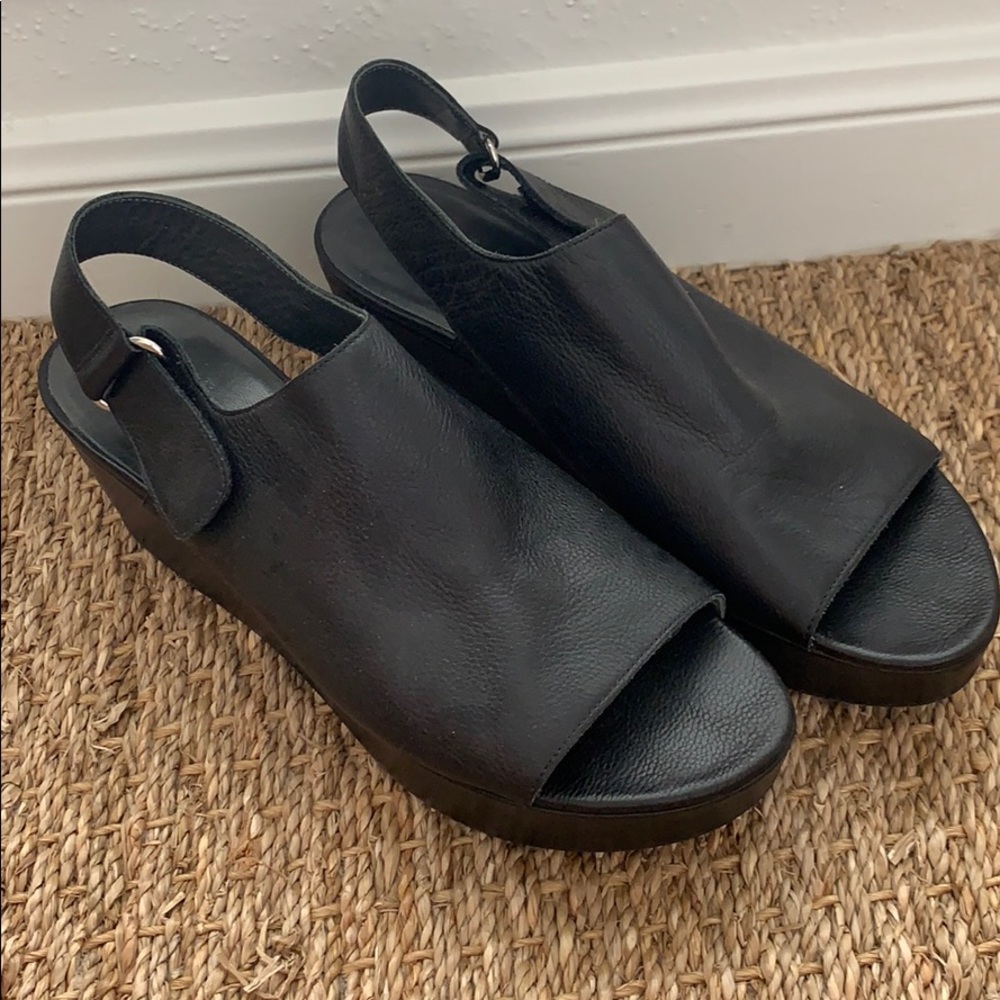 Stuart Witzman Black Shoes